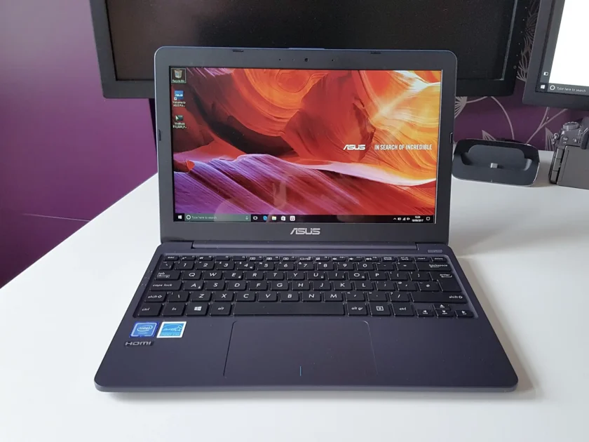 ASUS E203 - Laptop 1 Jutaan Terbaik - Prontt.com
