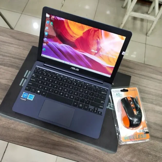 ASUS E203M - Laptop 12 Inch Terbaik - Prontt.com