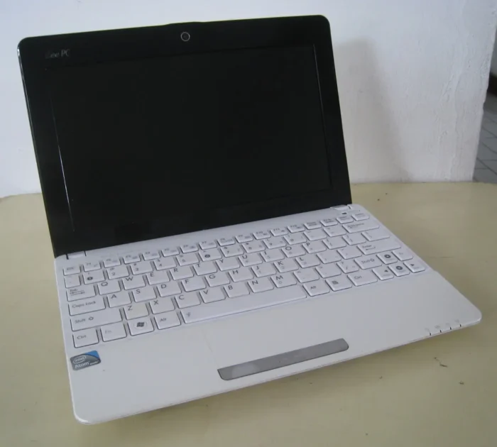 ASUS Eee PC 1015PX - Laptop 1 Jutaan Terbaik - Prontt.com