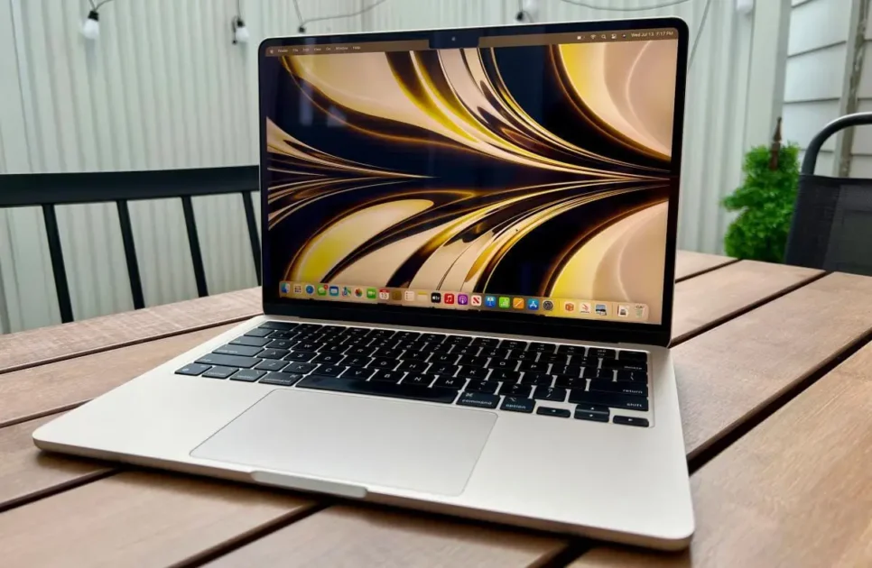 Apple MacBook Air M2 - Laptop 13 Inch Terbaik Rekomendasi Harga Terbaru - Prontt.com