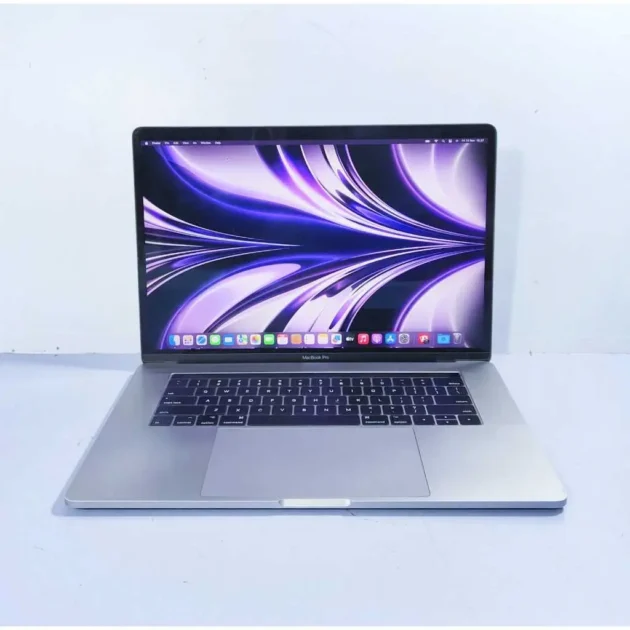 MacBook Pro 17 Inch - Laptop 17 Inch Terbaik - Prontt.com