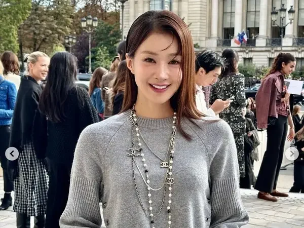 Lee Si Young - Biodata Pemain Utama DraKor Salon De Holmes - Prontt.com