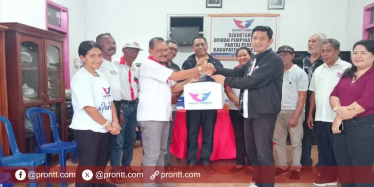 Berbagi Kasih, Partai Perindo NTT Salurkan Bantuan kepada Warga Terdampak Erupsi Gunung Lewotobi di Flores Timur