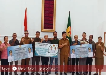 Bupati Belu Serahkan Bantuan Keagamaan Untuk Masyarakat Secara Simbolis