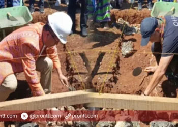Bupati Kupang Melakukan Peletakan Batu Pertama Pabrik Konsentrat PT Bhakti Alam di Desa Silu
