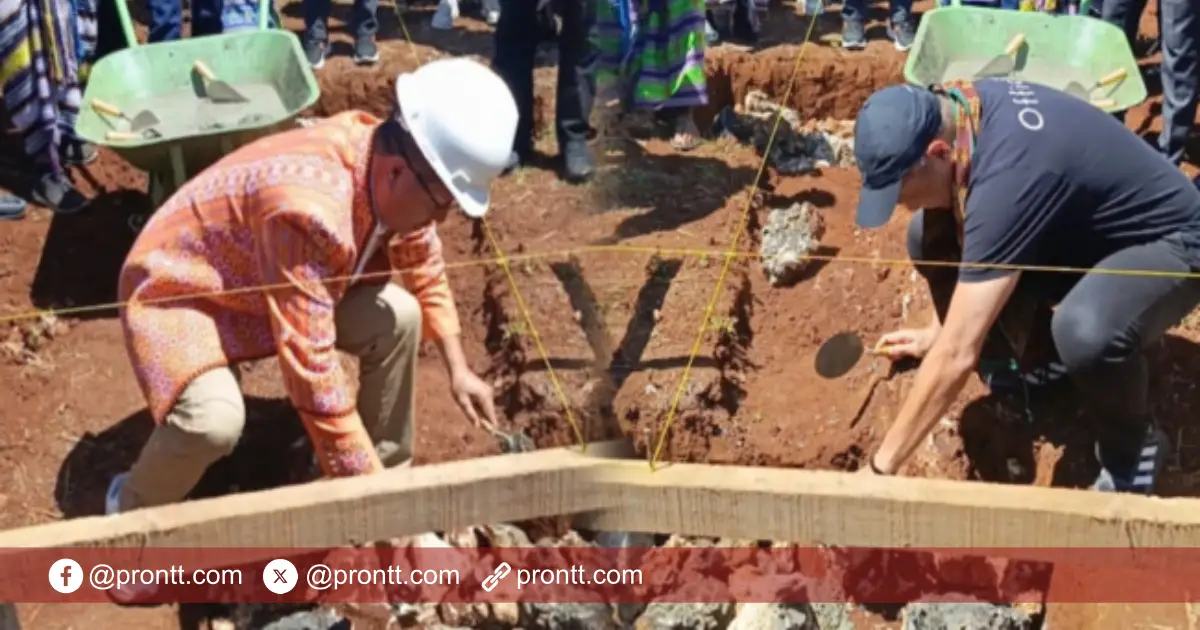 Bupati Kupang Melakukan Peletakan Batu Pertama Pabrik Konsentrat PT Bhakti Alam di Desa Silu Bupati Kupang Melakukan Peletakan Batu Pertama Pabrik Konsentrat PT Bhakti Alam di Desa Silu