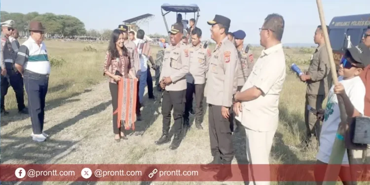 Irjen Pol Rudi Darmoko buka pacuan kuda piala Bupati Kupang XII