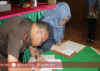 Kejari Lembata Gandeng BPJS Kesehatan Maumere Teken MoU Penegakan Hukum dan Kepatuhan JKN