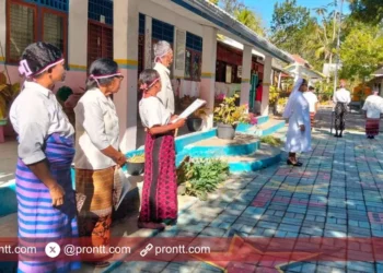 Lansia di Atambua Belu Jadi Petugas Upacara HUT Ke-80 RI dari Perbatasan