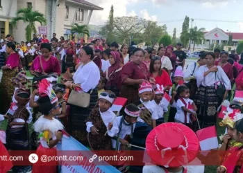 Pemda Ende Lepas Tim Karnaval HUT ke-80 RI, digelar di halaman Kantor Bupati Ende