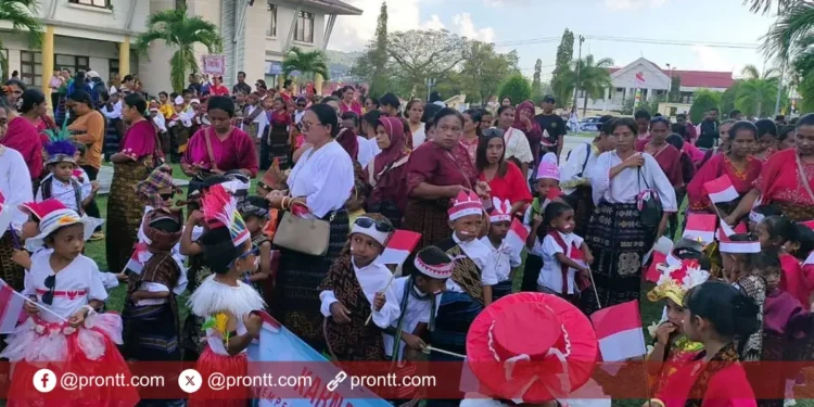 Pemda Ende Lepas Tim Karnaval HUT ke-80 RI, digelar di halaman Kantor Bupati Ende