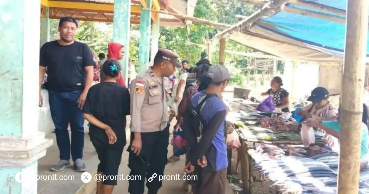 Polsek Alor Selatan Pastikan Keamanan Pasar, Susuri Beberapa Titik Pasar
