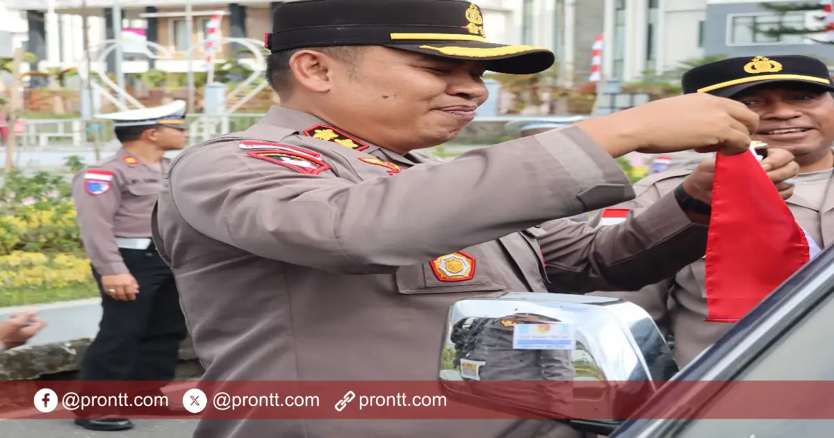Semarak Kemerdekaan Polres Manggarai Turut Membagikan Bendera ke Pengendara Semarak Kemerdekaan Polres Manggarai Turut Membagikan Bendera ke Pengendara