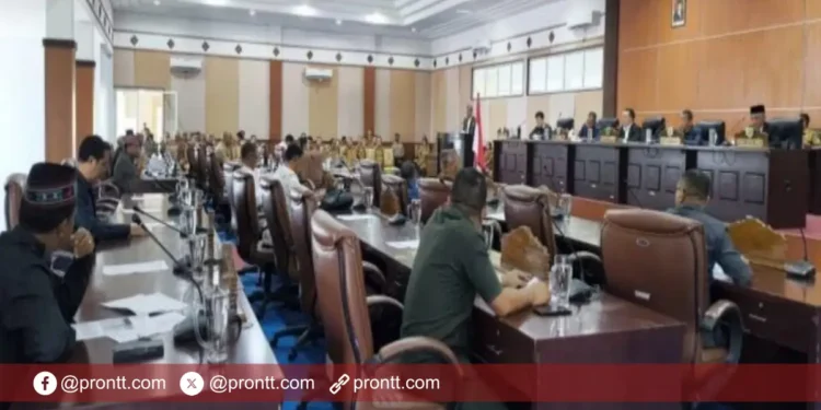 Sidang Paripurna DPRD Manggarai Barat, Raperda Perubahan APBD Mabar 2025 Disahkan Jadi Perda