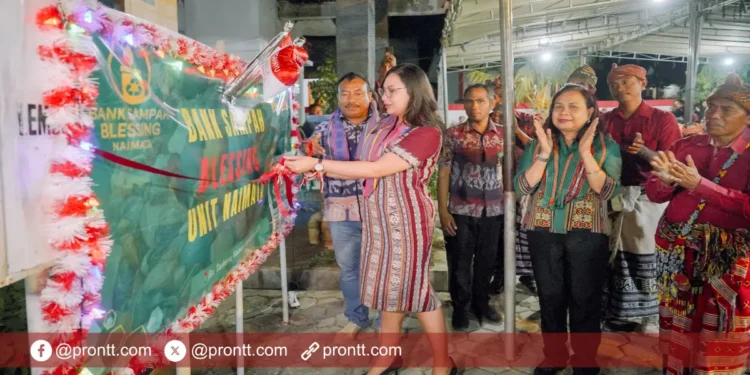 Wakil Wali Kota Kupang meresmikan Festival Budaya dan Fashion Show Kelurahan Naimata