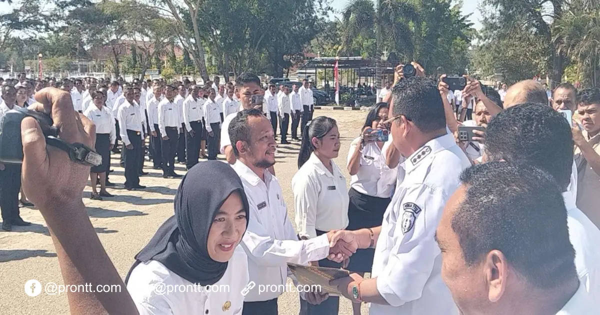 Bupati TTU Serahkan SK PPPK Tahap I: Minta PPPK Penerima SK Bekerja Profesional