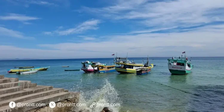 Peringatan BMKG NTT Waspadai gelombang tinggi empat meter di perairan NTT